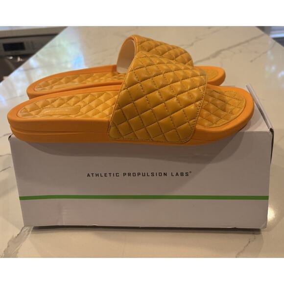 $195 APL Athletic Propulsion Lab Lusso Slides Men’s Size 11 NIB - Picture 5 of 7